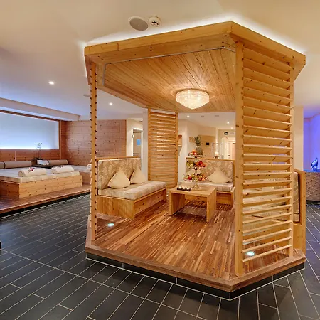 Alpenpalace Luxury Hideaway & Spa Retreat-2